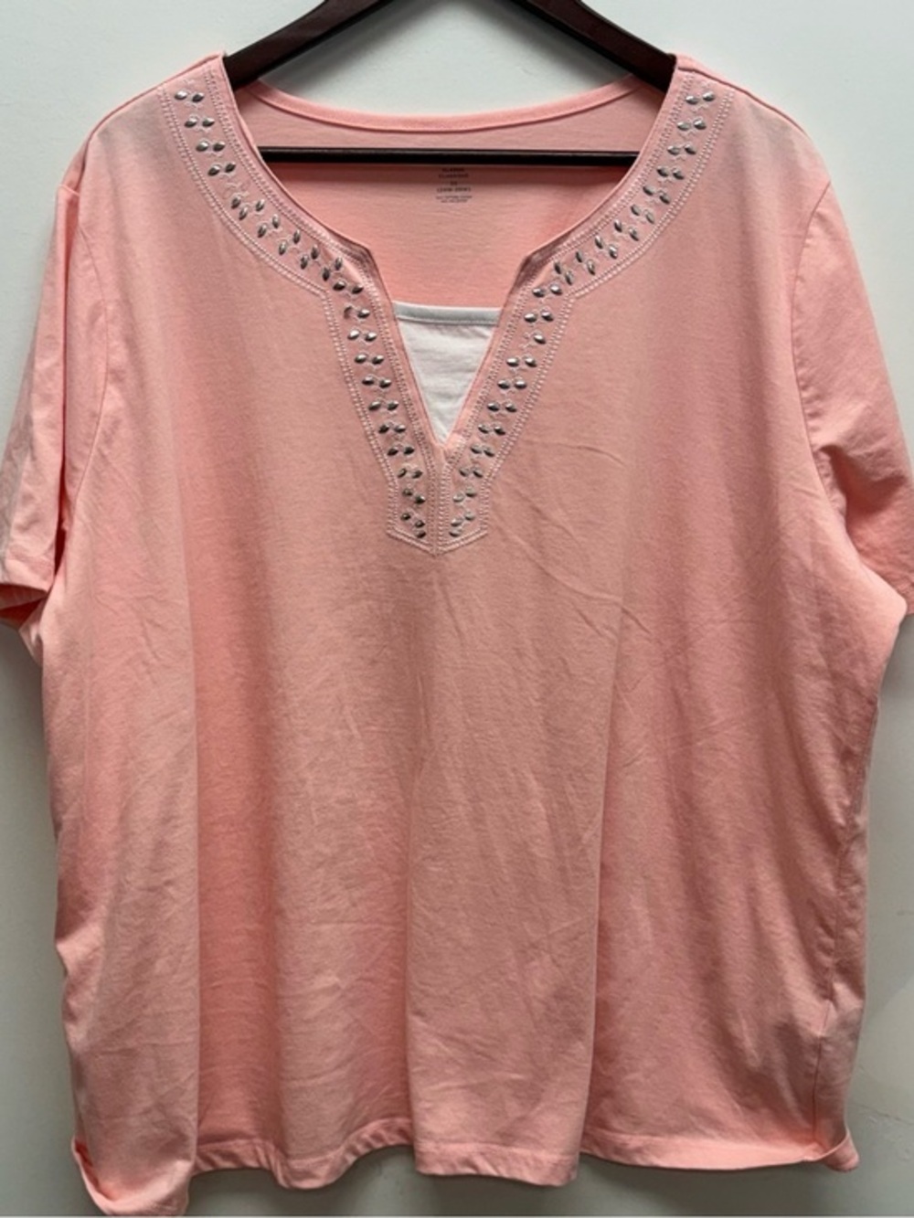 4 for $25 🌸 Classic Collection Pink Embellished Neckline Tee 3X 🌸